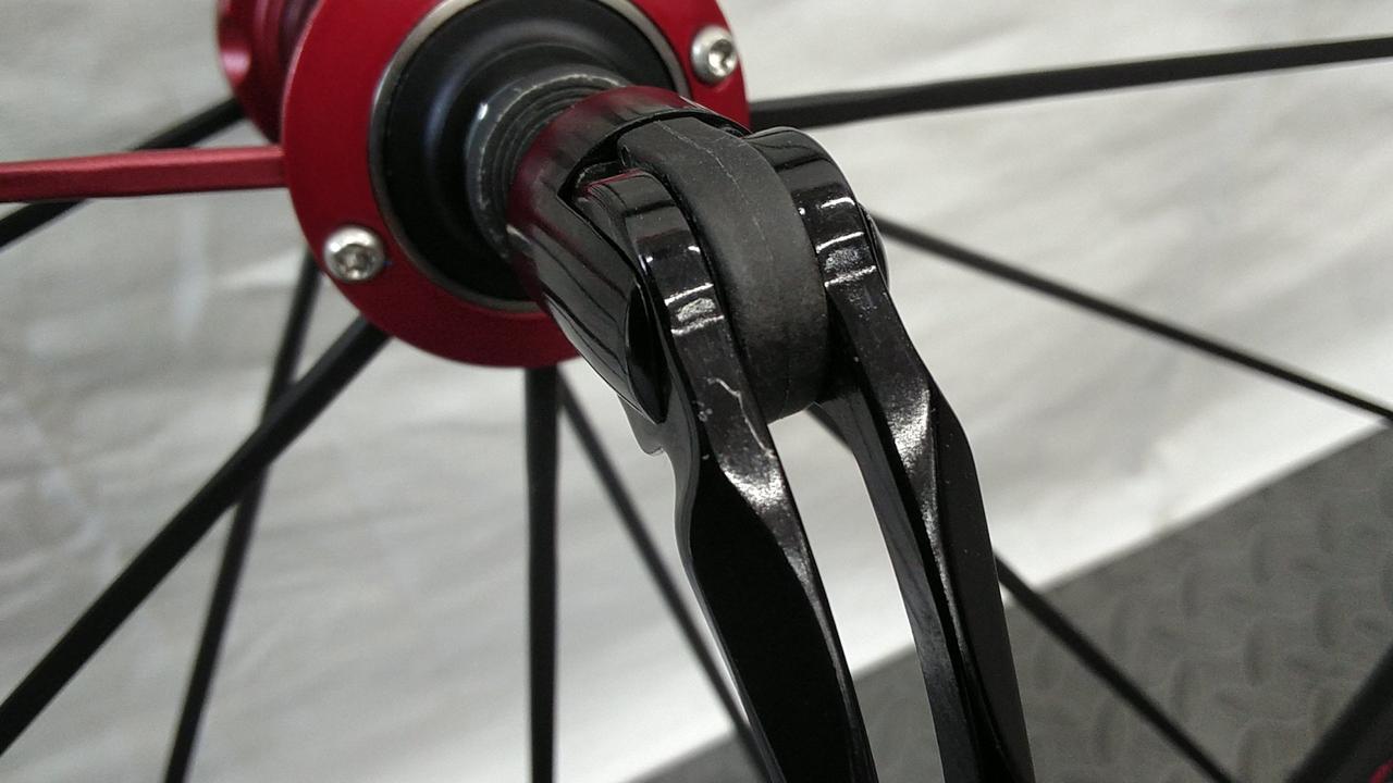 小キズがあります