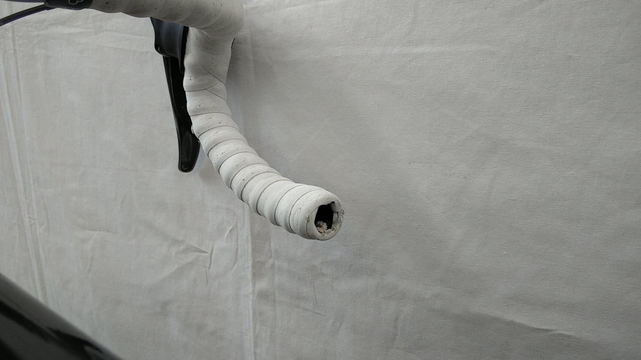 バーエンドキャップ片方ありません