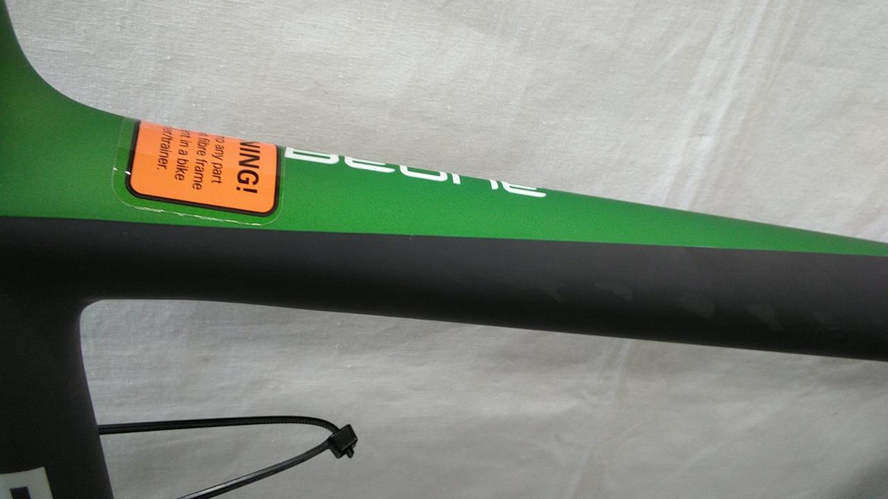 水垢汚れのような跡あります