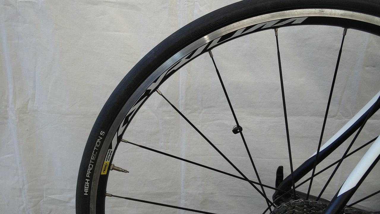 後輪のバルブキャップ欠品しています