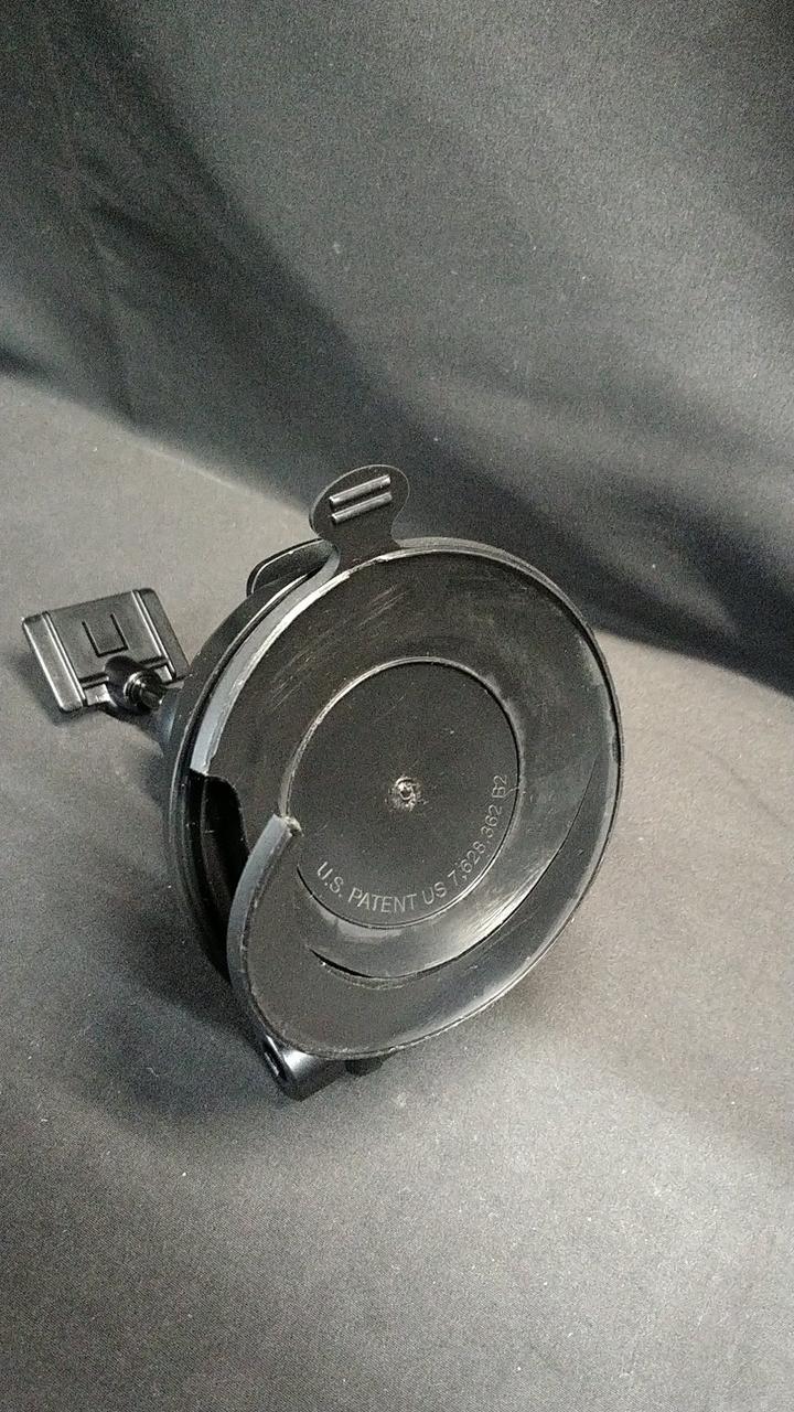 ヒビ割れがあり、破れあります