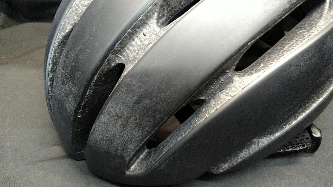 白く汚れています