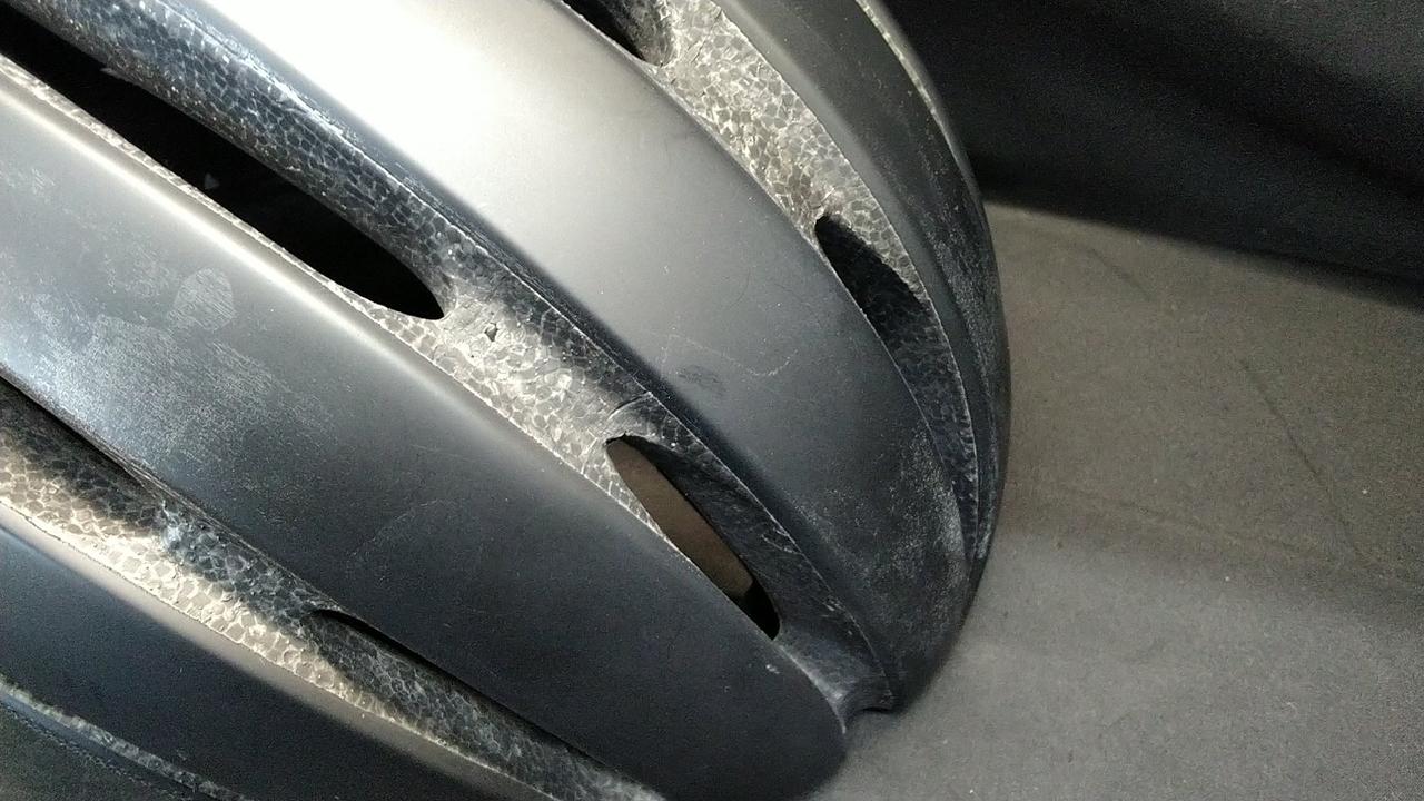 白く汚れています