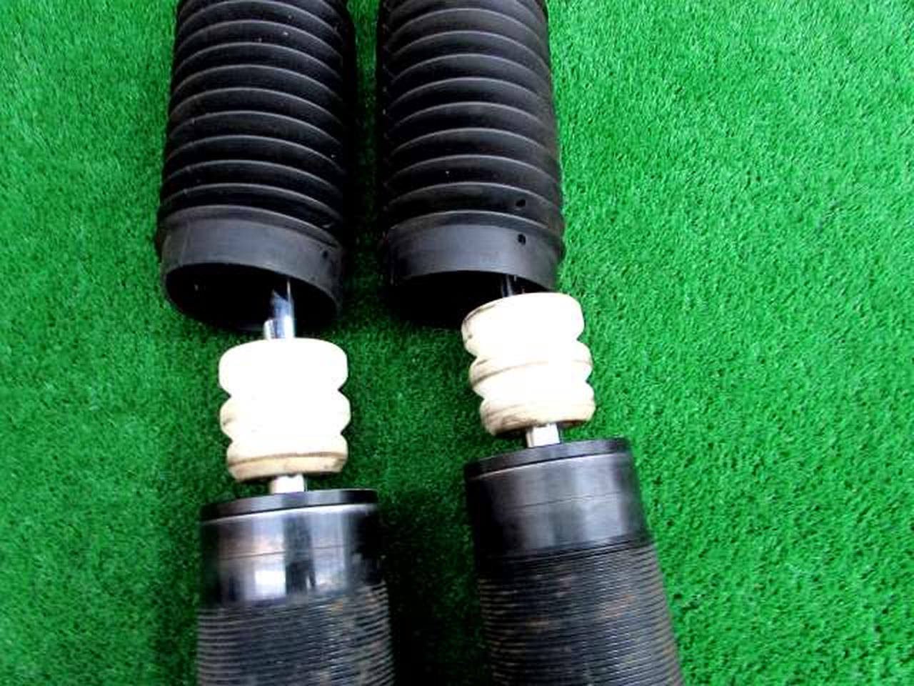 80系 ヴォクシー BLITZ　車高調Ω 