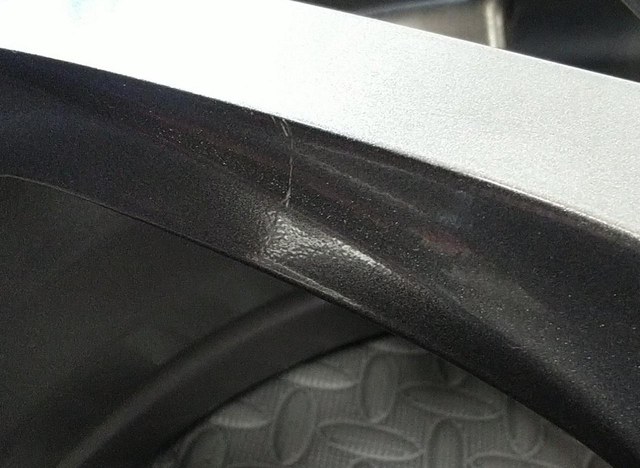 少しキズがあります