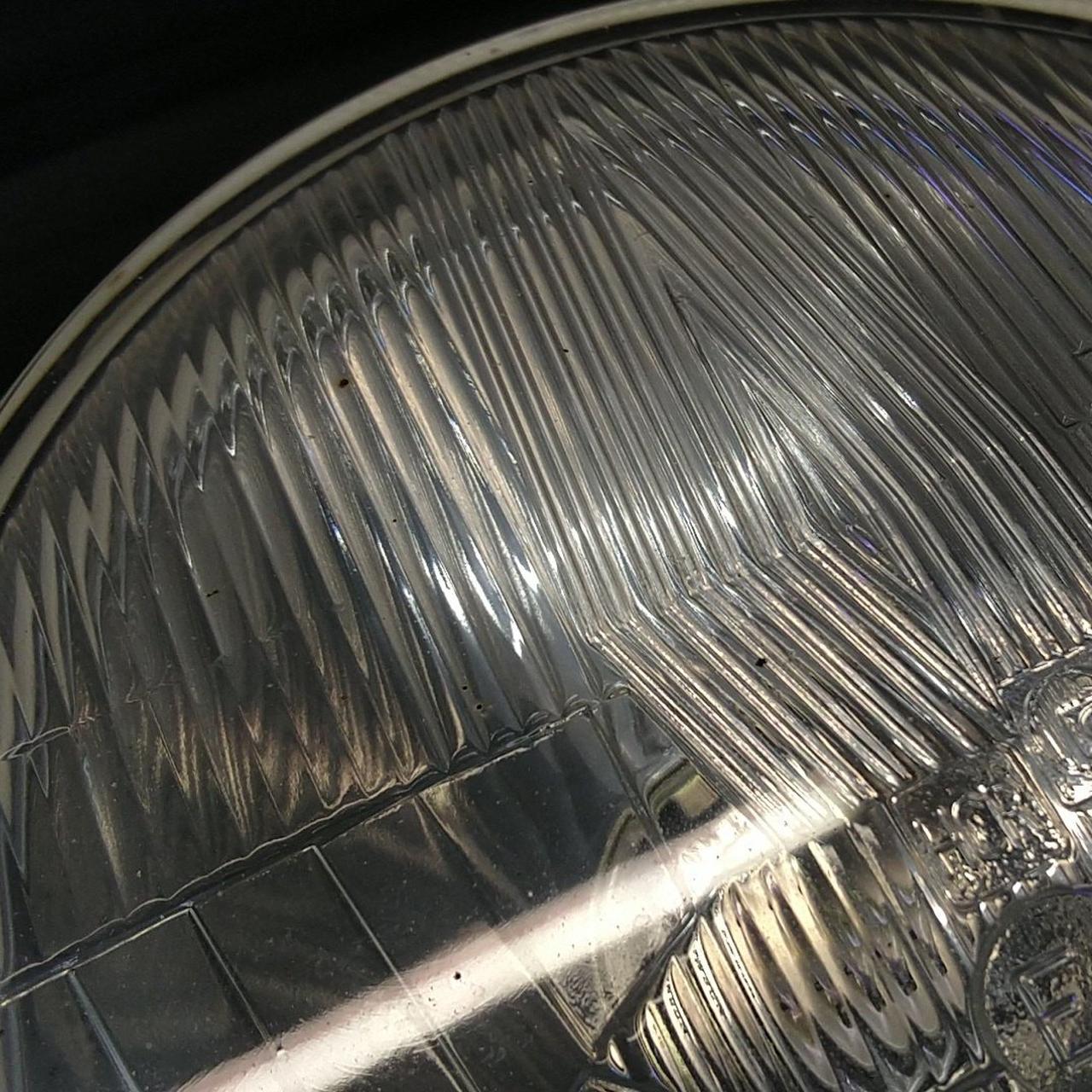 レンズに細かいキズのようなものがあります