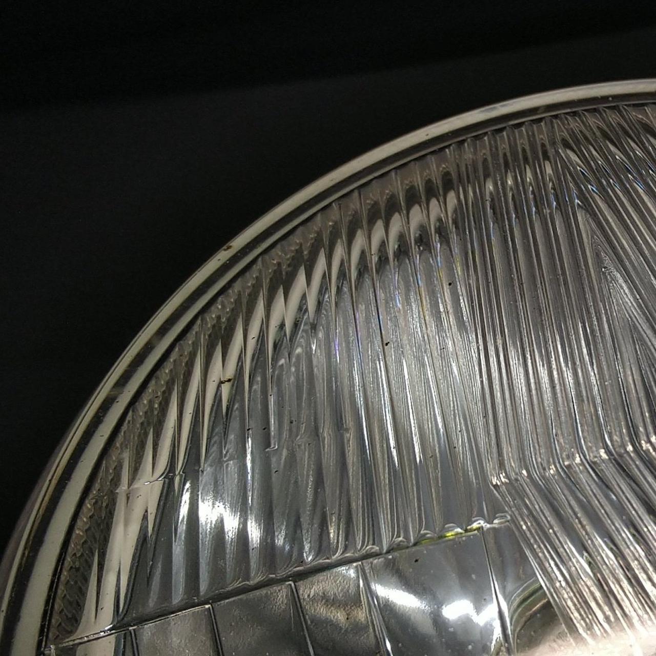 レンズに細かいキズのようなものがあります