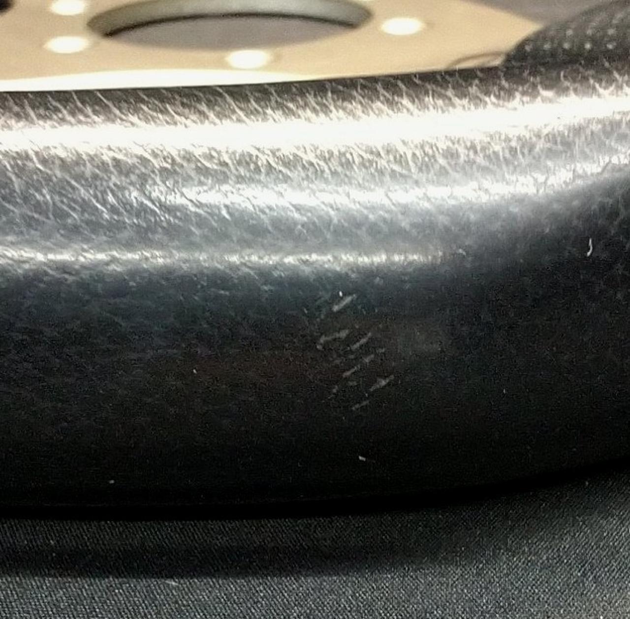 小キズがあります