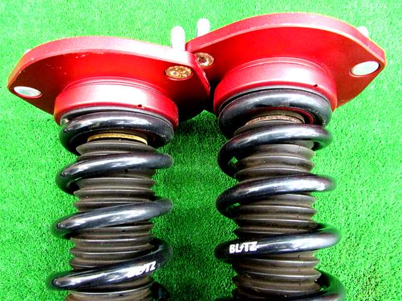 80系 ヴォクシー BLITZ　車高調Ω 