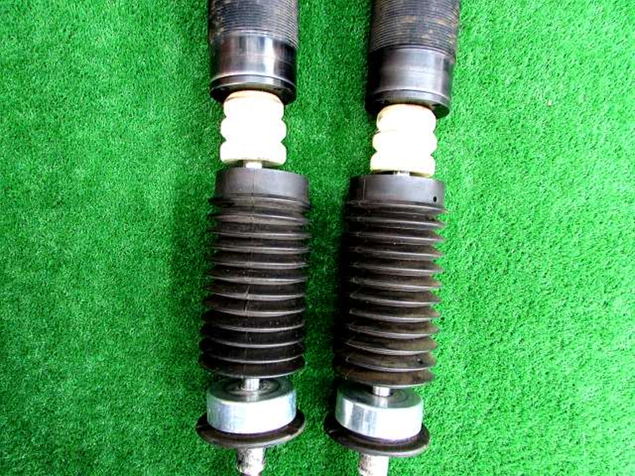 80系 ヴォクシー BLITZ　車高調Ω 