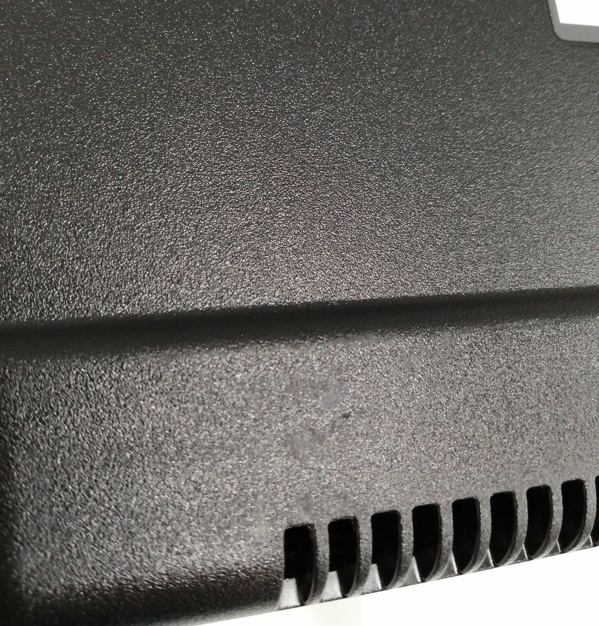 すり傷あります。