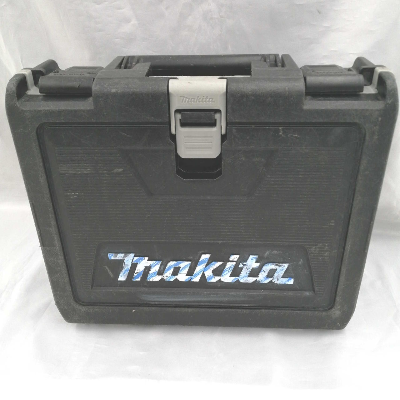 キズ、汚れ等あります。