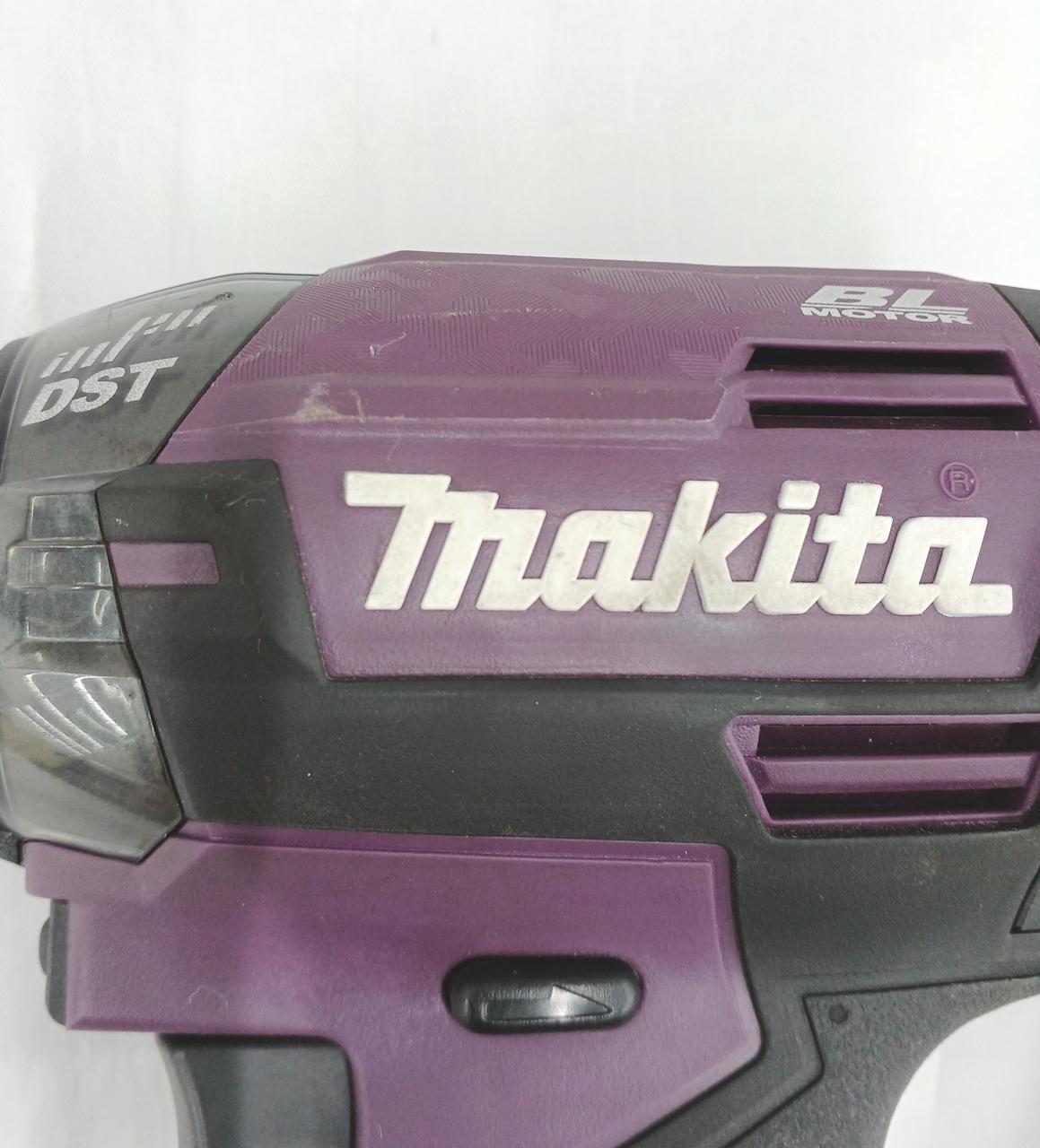 キズ、汚れ等あります。