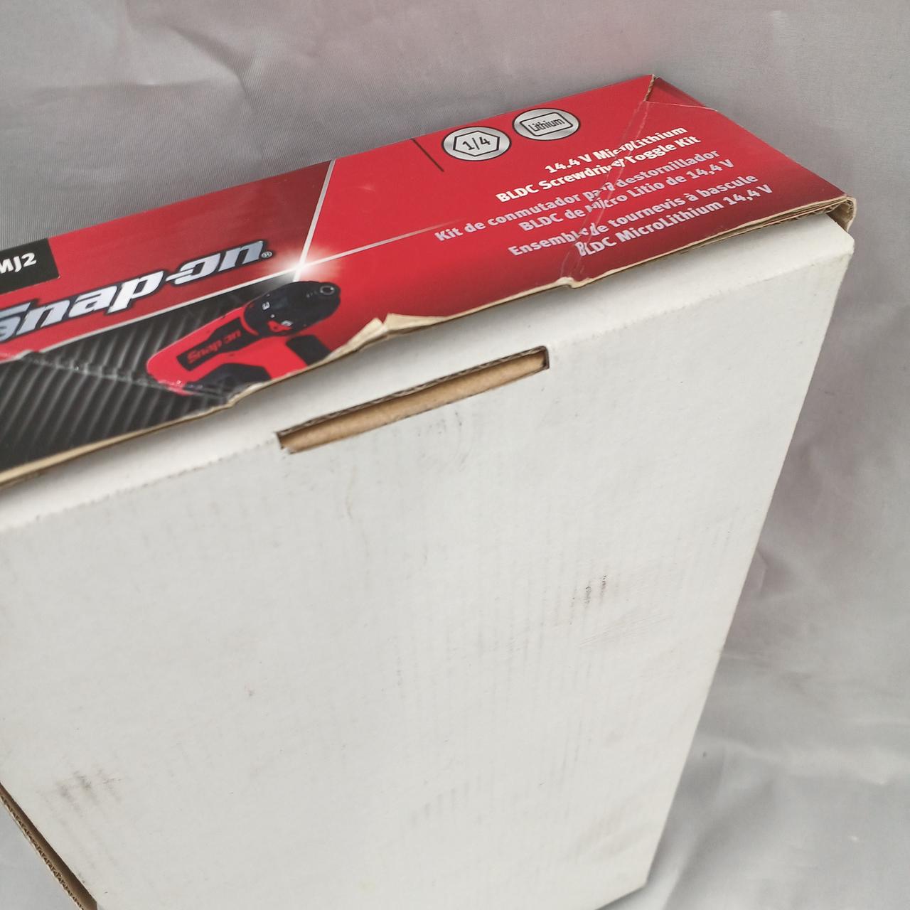 キズ、汚れ等あります。