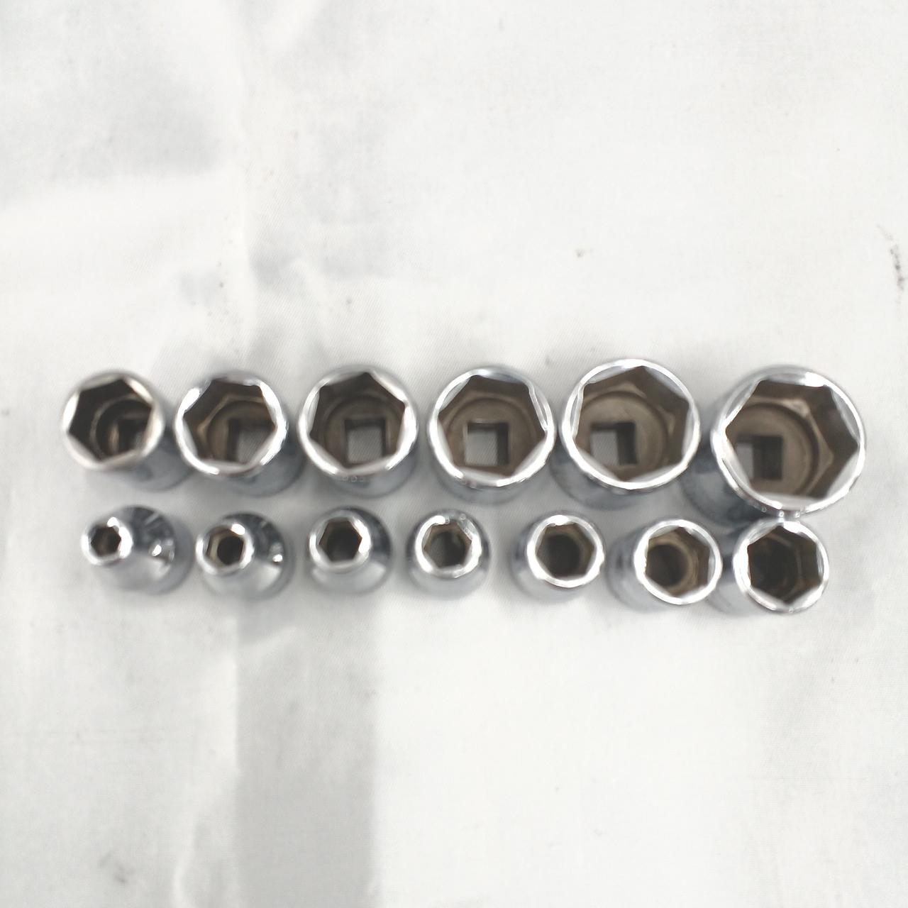 内部に汚れあります。