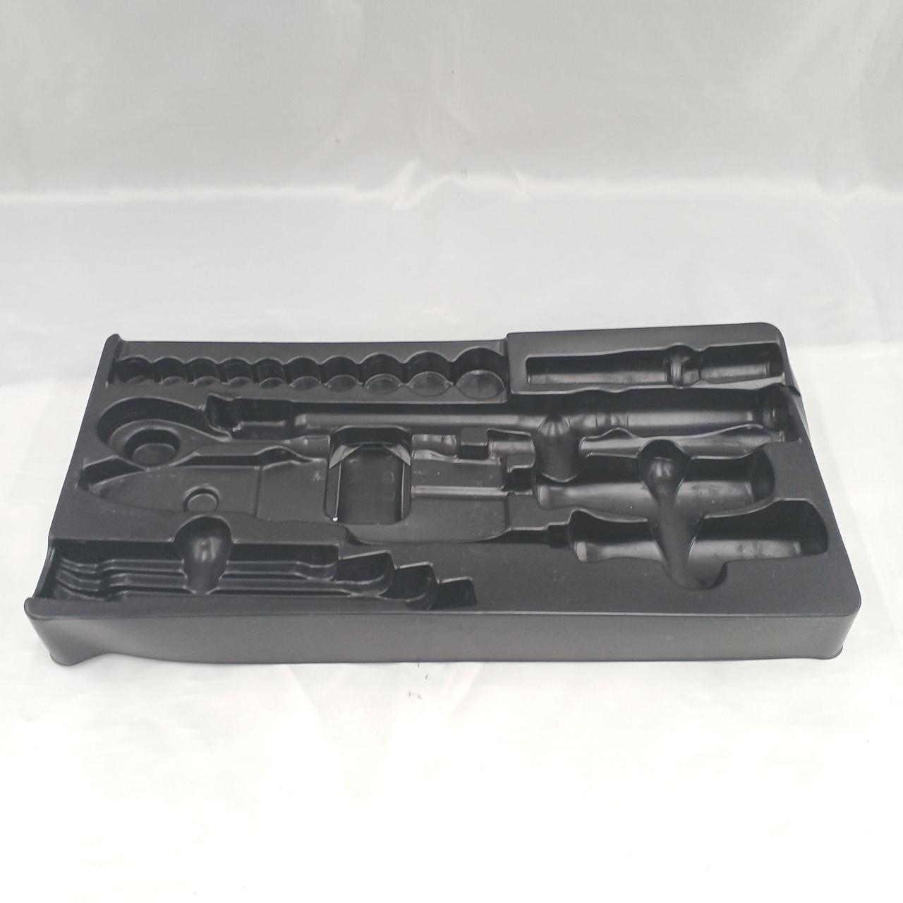 汚れ、キズ等あります。