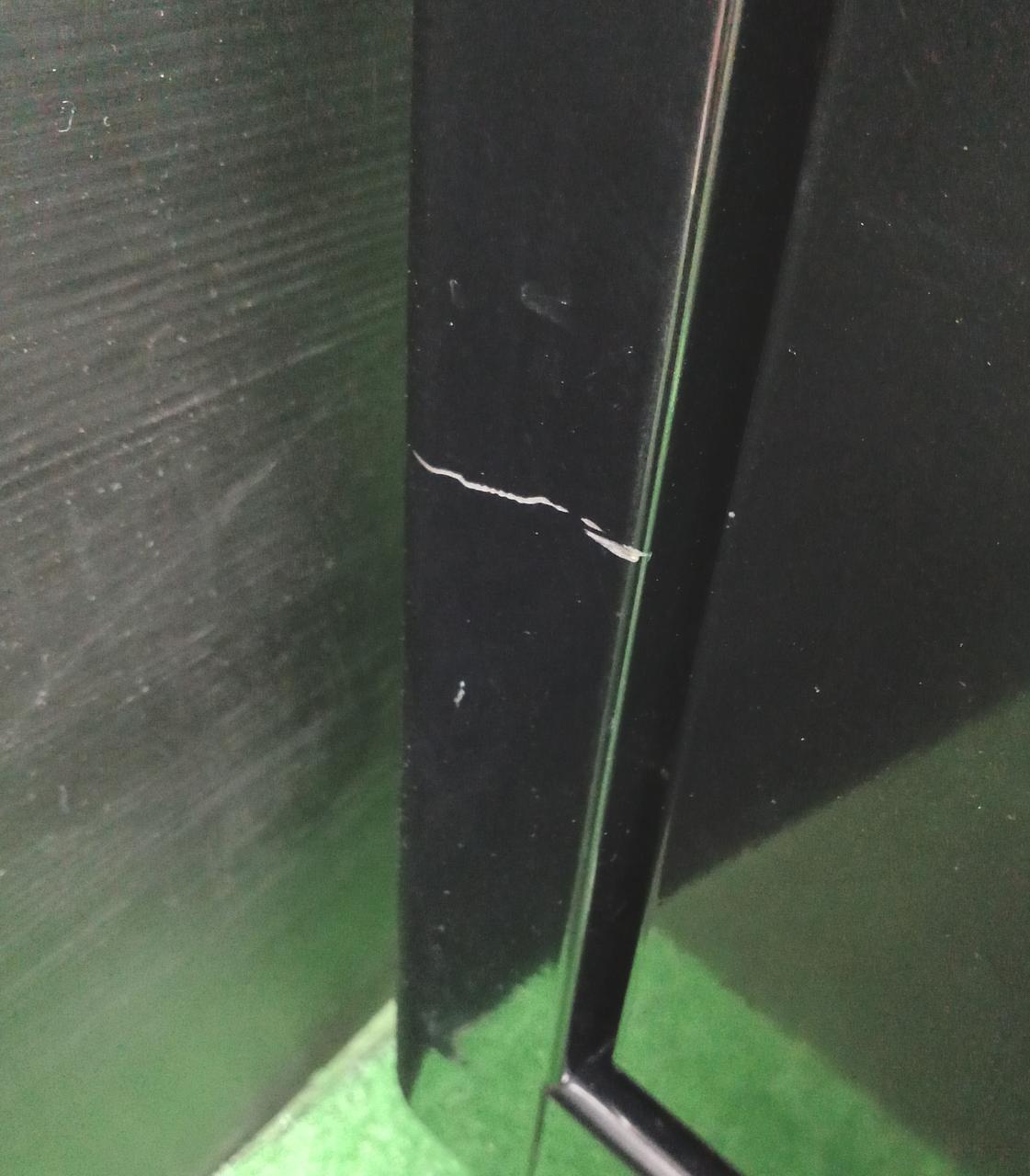 キズあります。