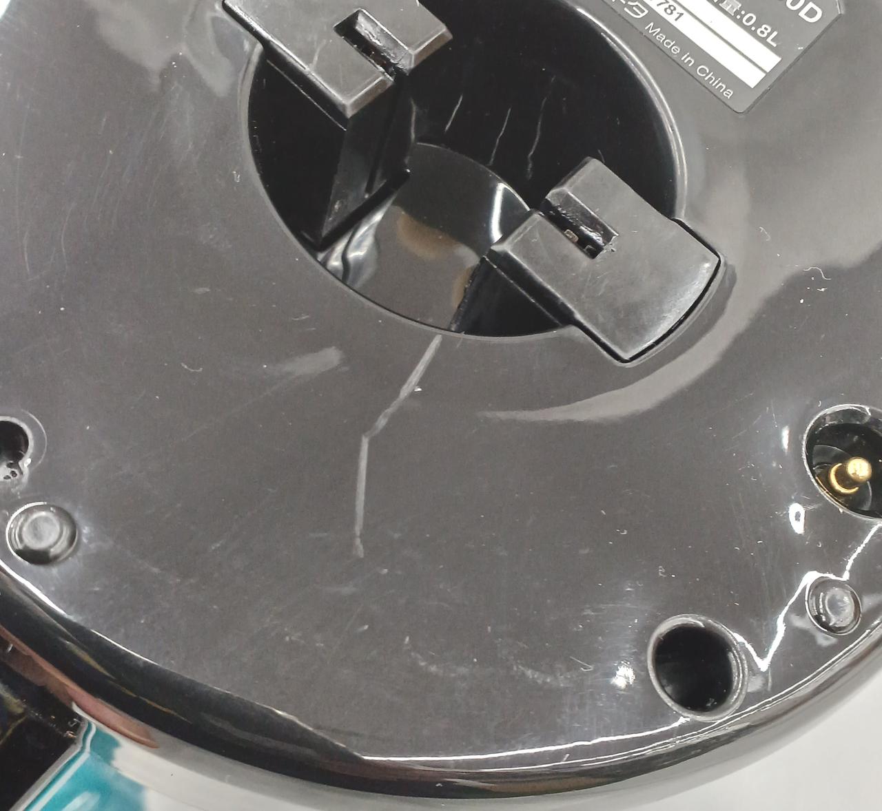 キズあります。