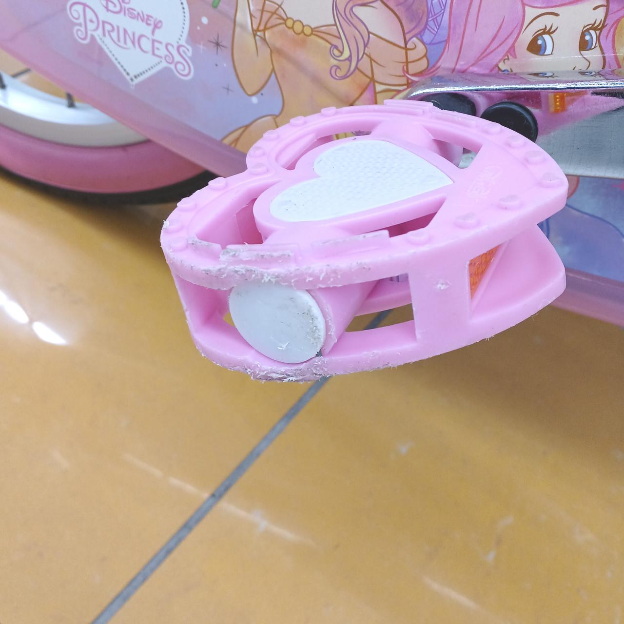 キズあります。