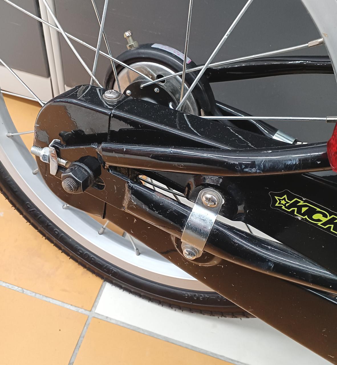 キズ、汚れ等あります。