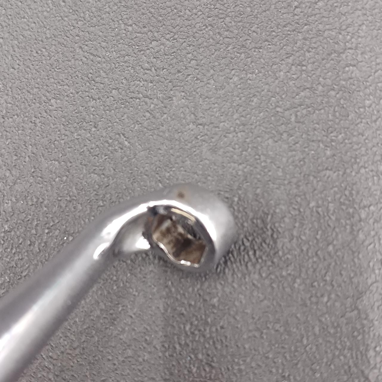 汚れ、メッキ剥がれ等あります。