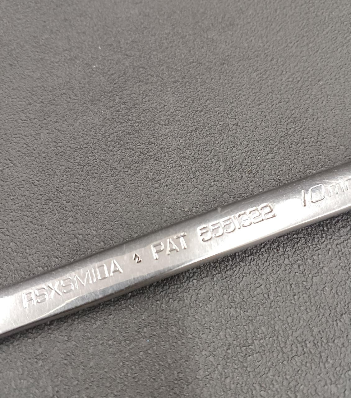 細かいキズ、汚れあります。