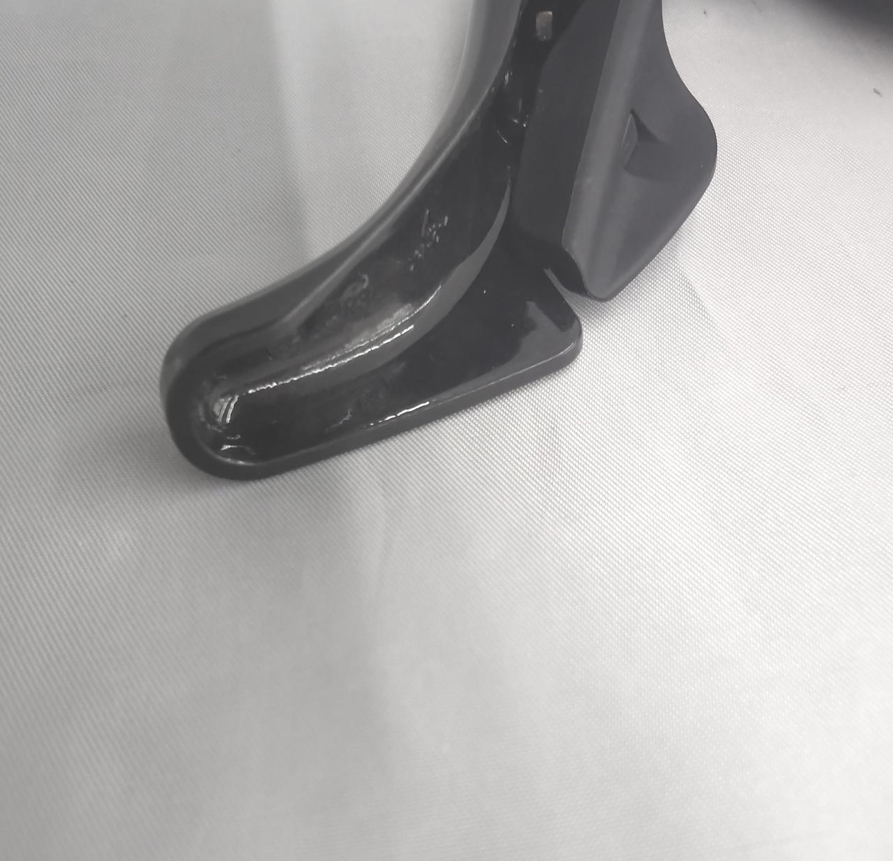 キズあります。