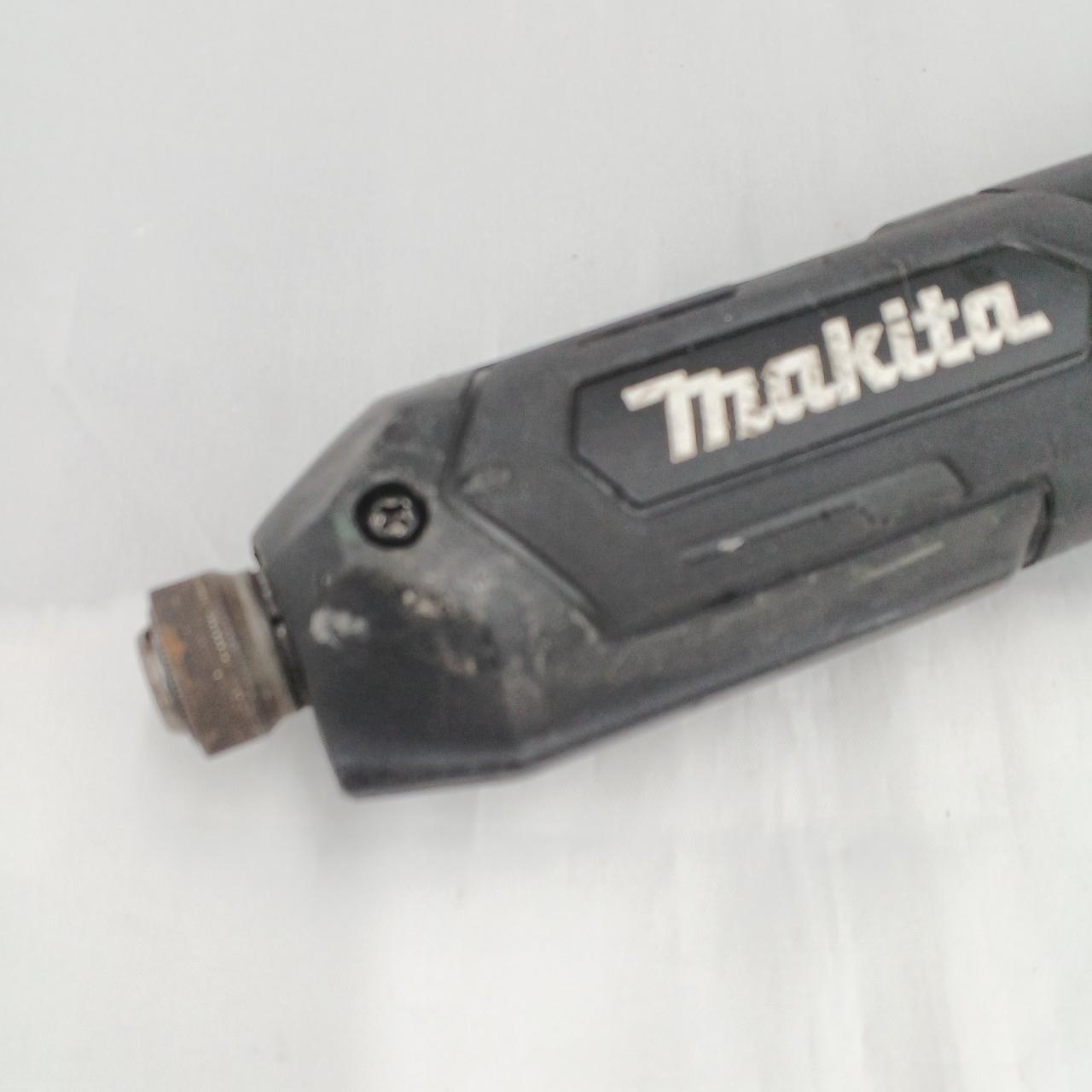 キズ、汚れ等あります。