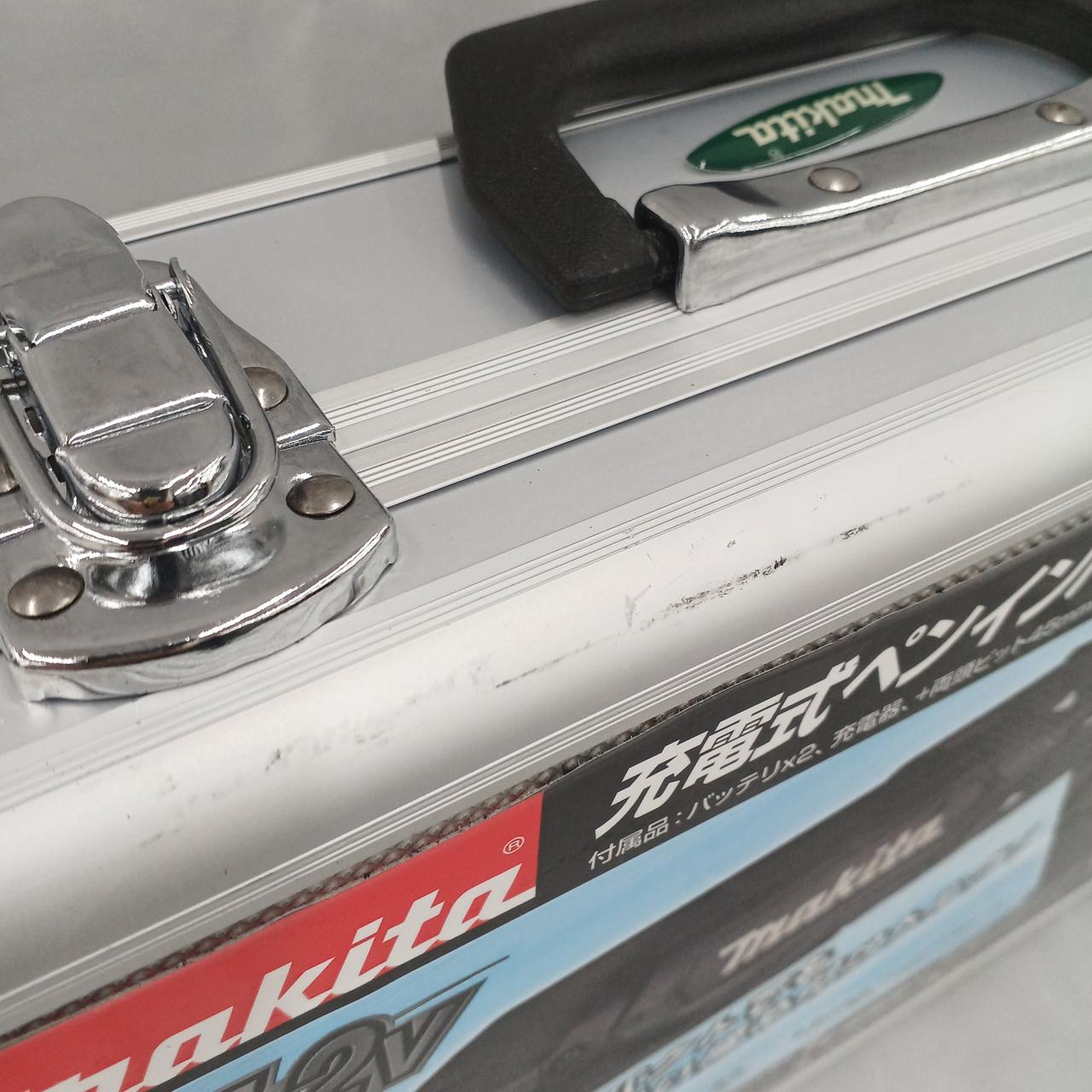 キズ、汚れ等あります。