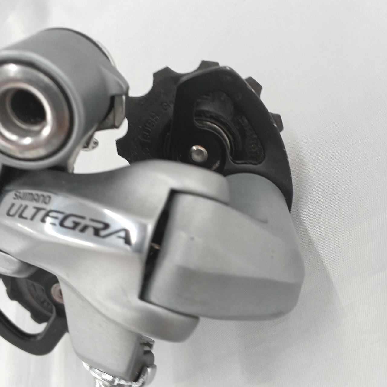 キズ、汚れ等あります。