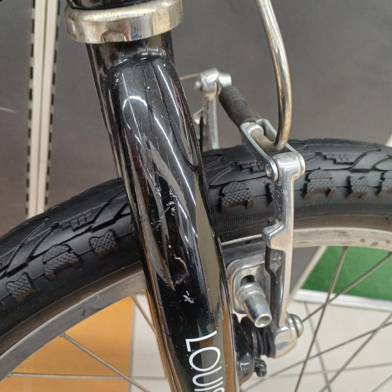 キズ、汚れ等あります。