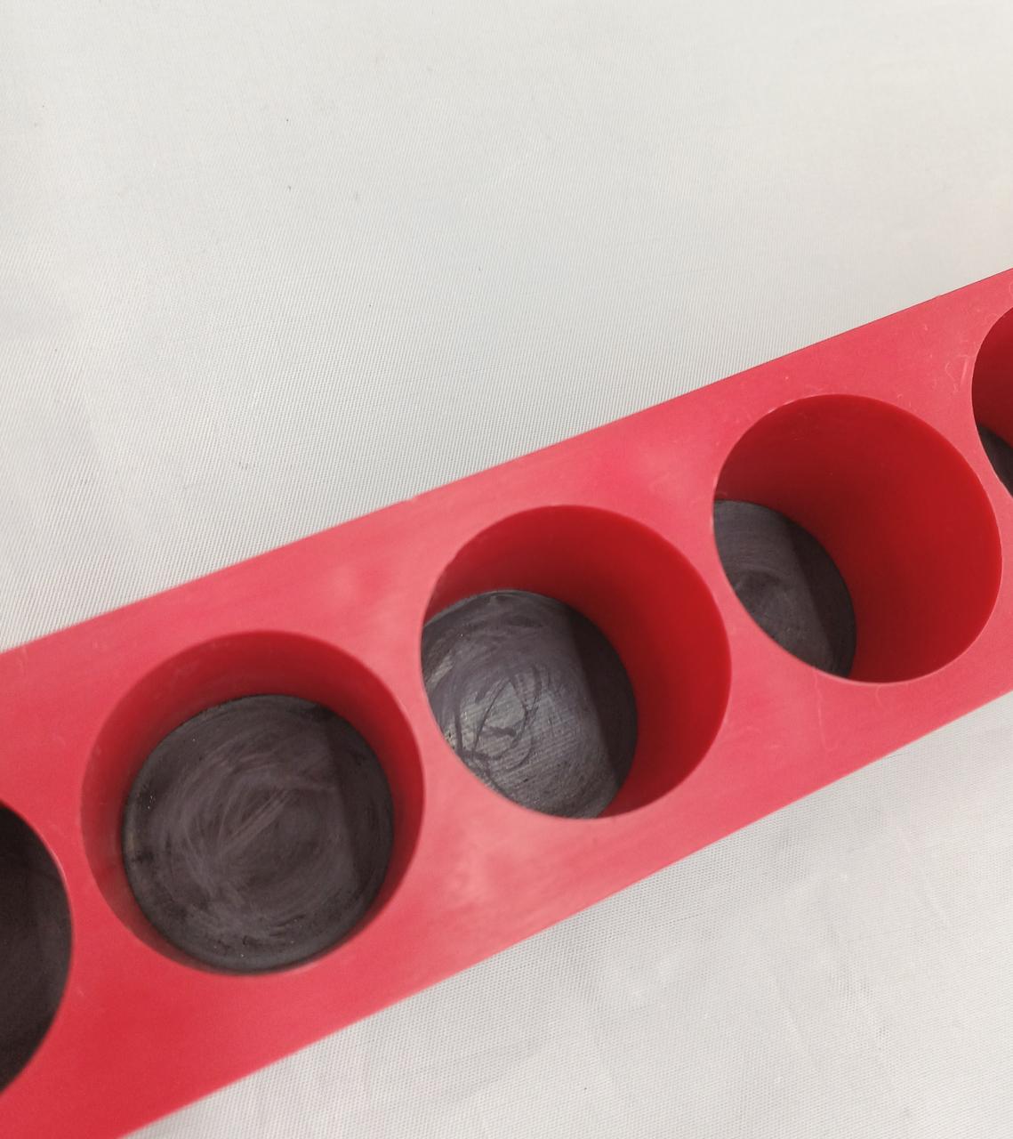 キズ、汚れ等あります。