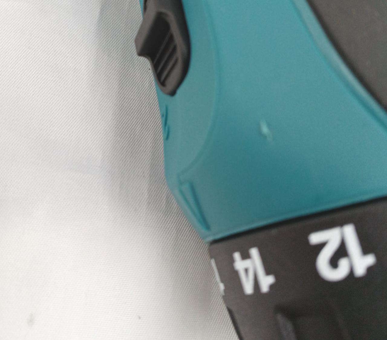 キズあります。