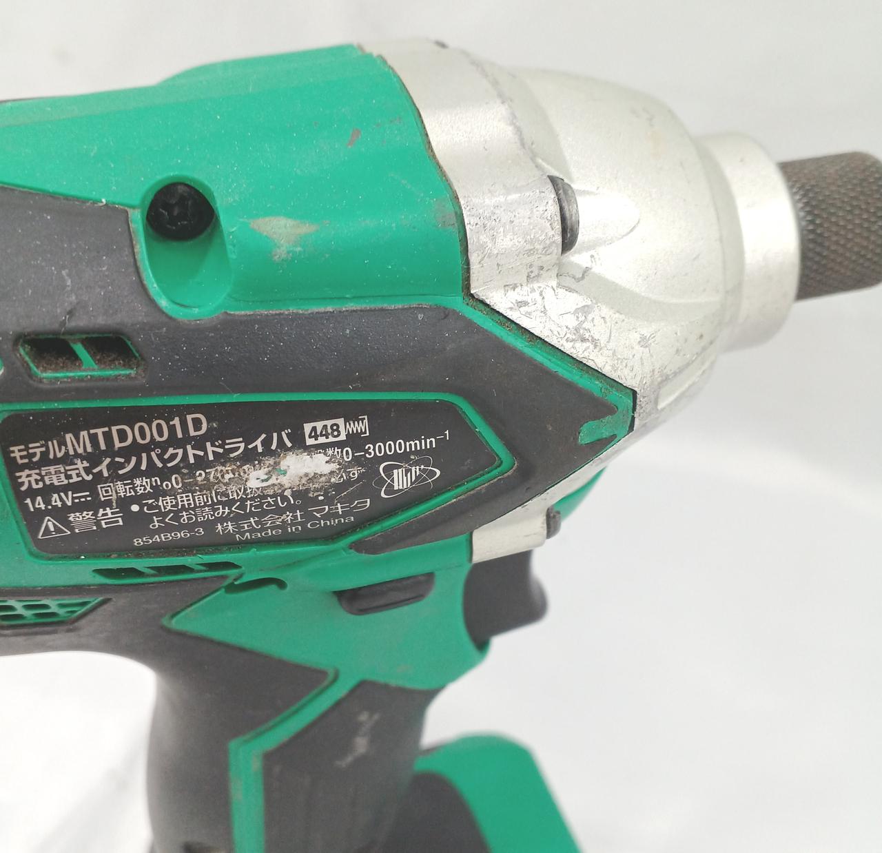 キズ、汚れ等あります。