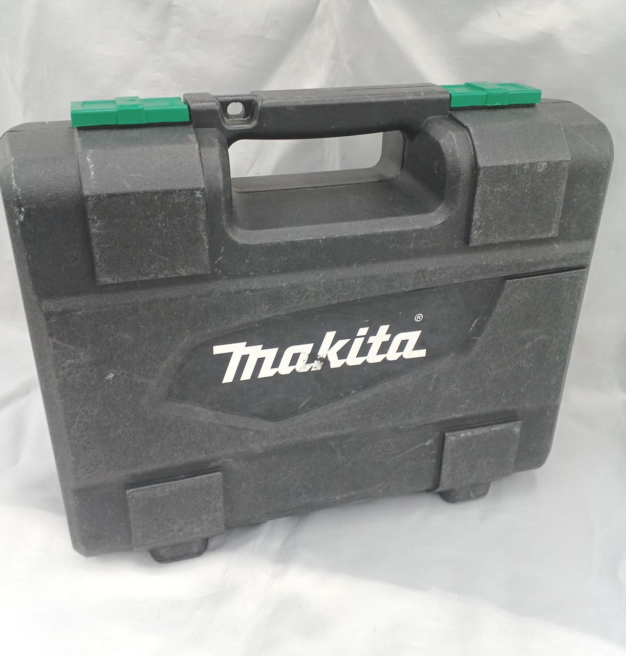 キズ、汚れ等あります。