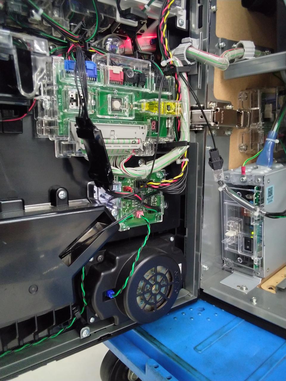 コイン不要機付