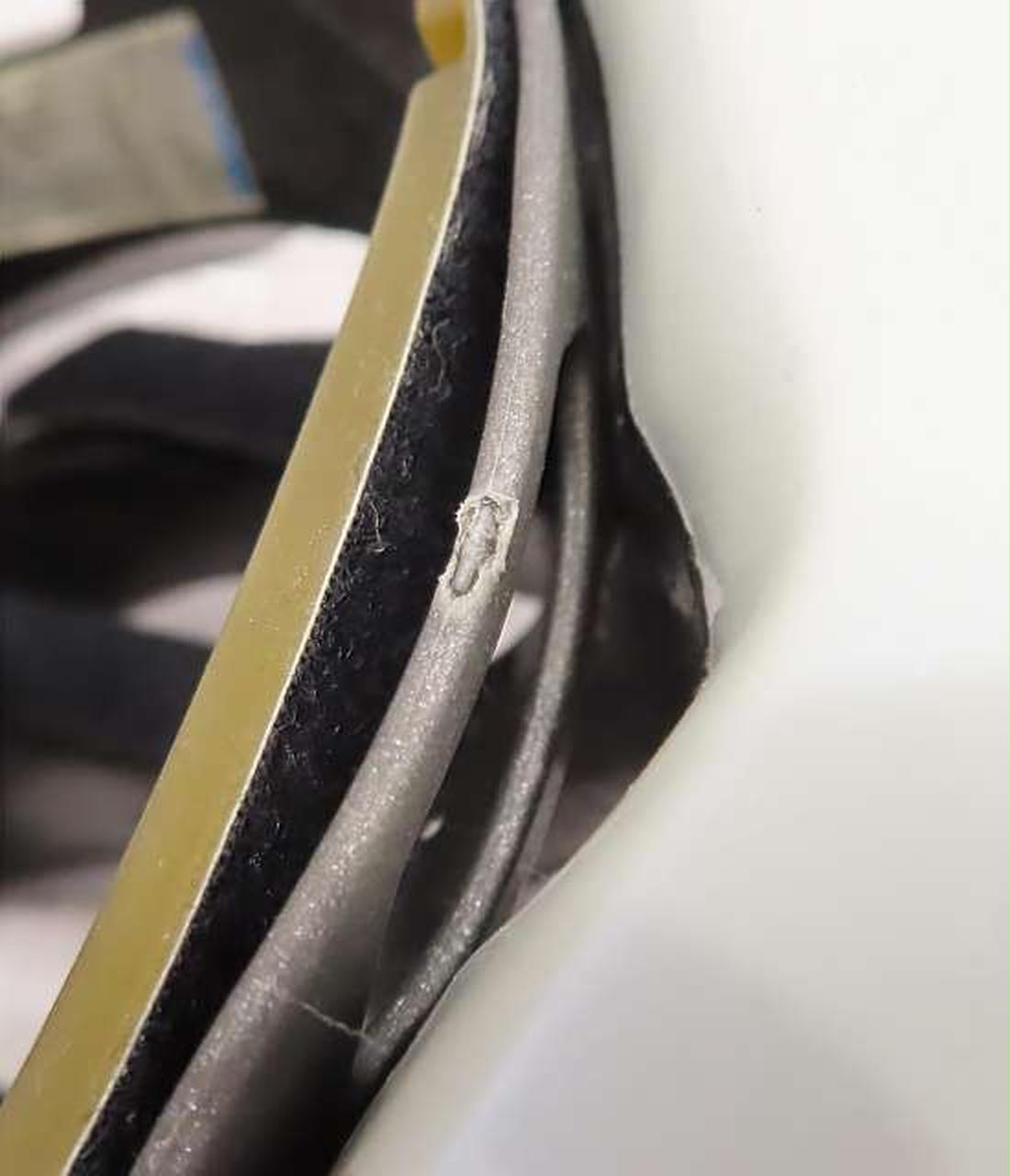 キズあります。