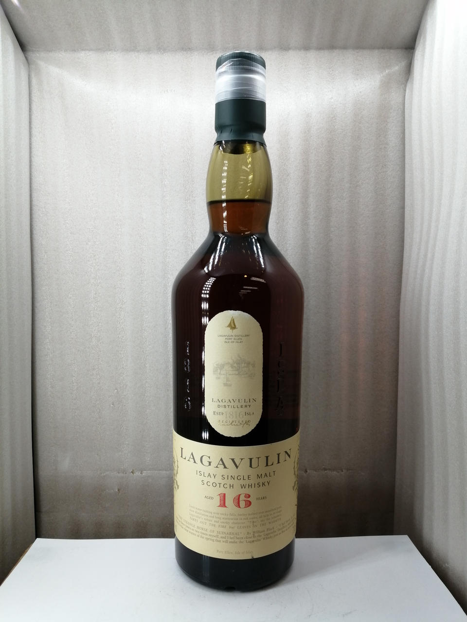 LAGAVULIN ラガヴーリン 16年 未開封 ウィスキー/ IS001A 楽天市場】【箱に小傷あり】【正規品 箱入】ラガヴーリン 16年