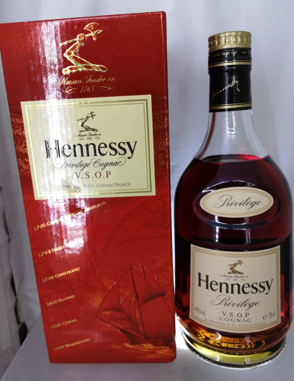 ボトル正面
ボックス入り。