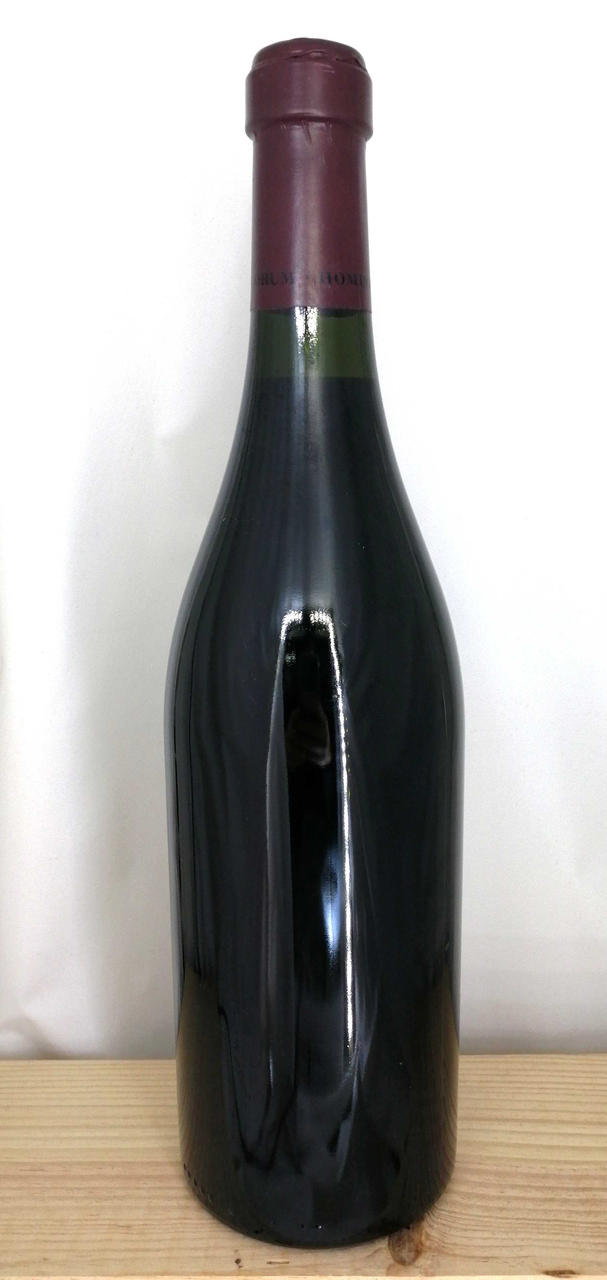 ボトル背面。ラベルなし。