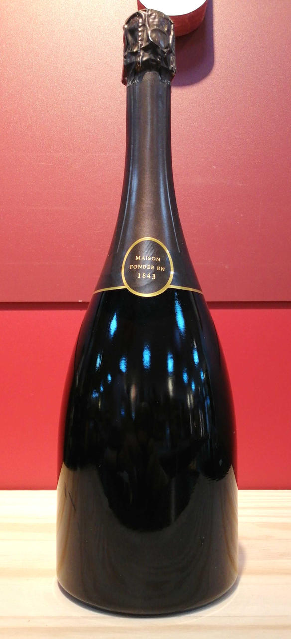 ボトル背面。背面ラベルなし。