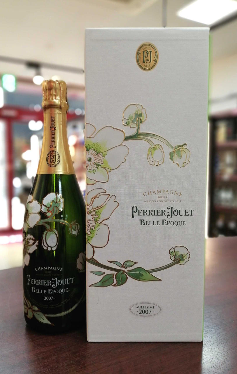 ラベル正面。箱付き。