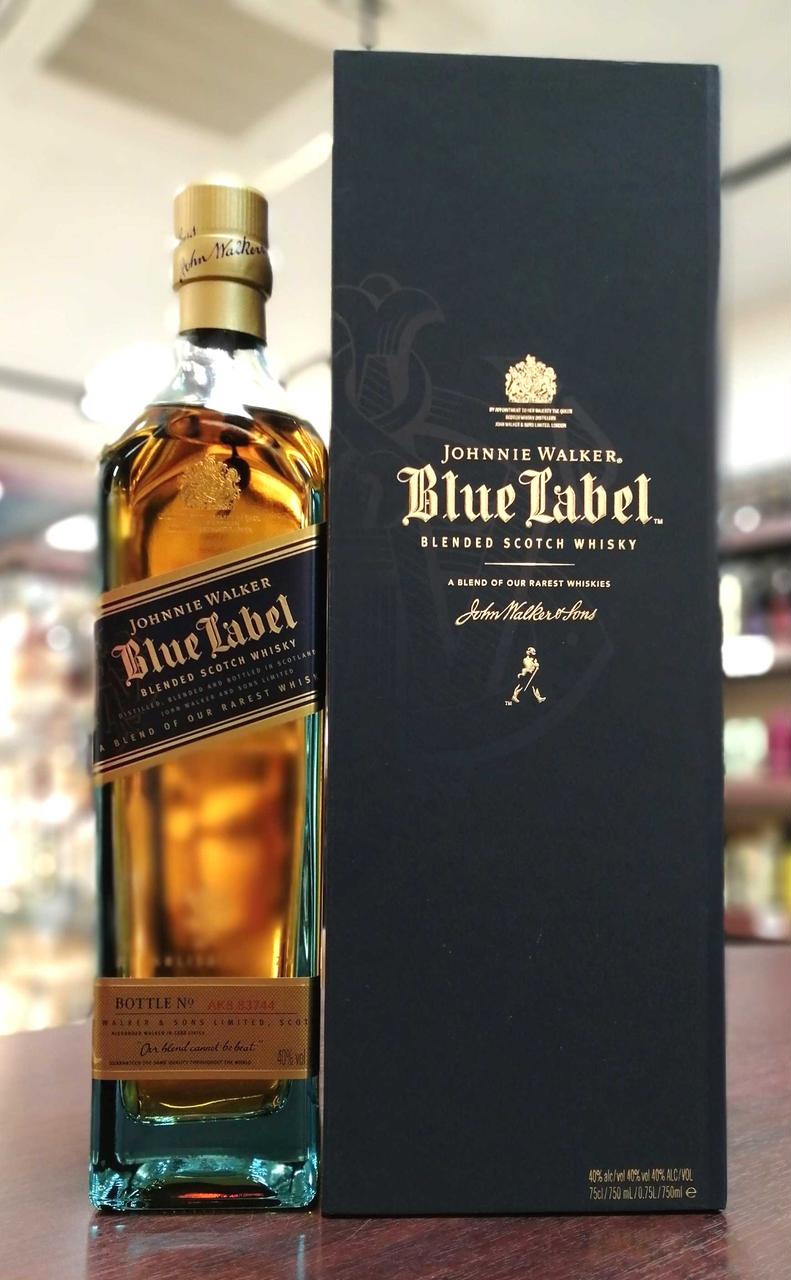 ボトル正面。箱付き。