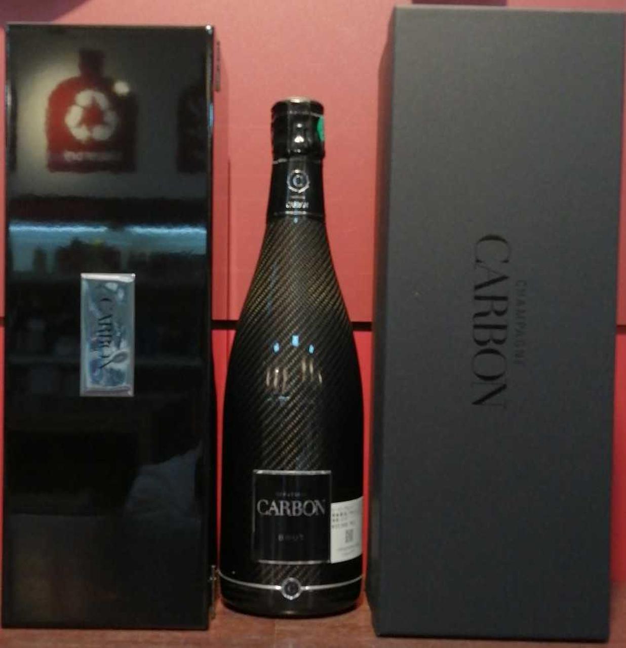 ボトル正面　箱付き傷みあり