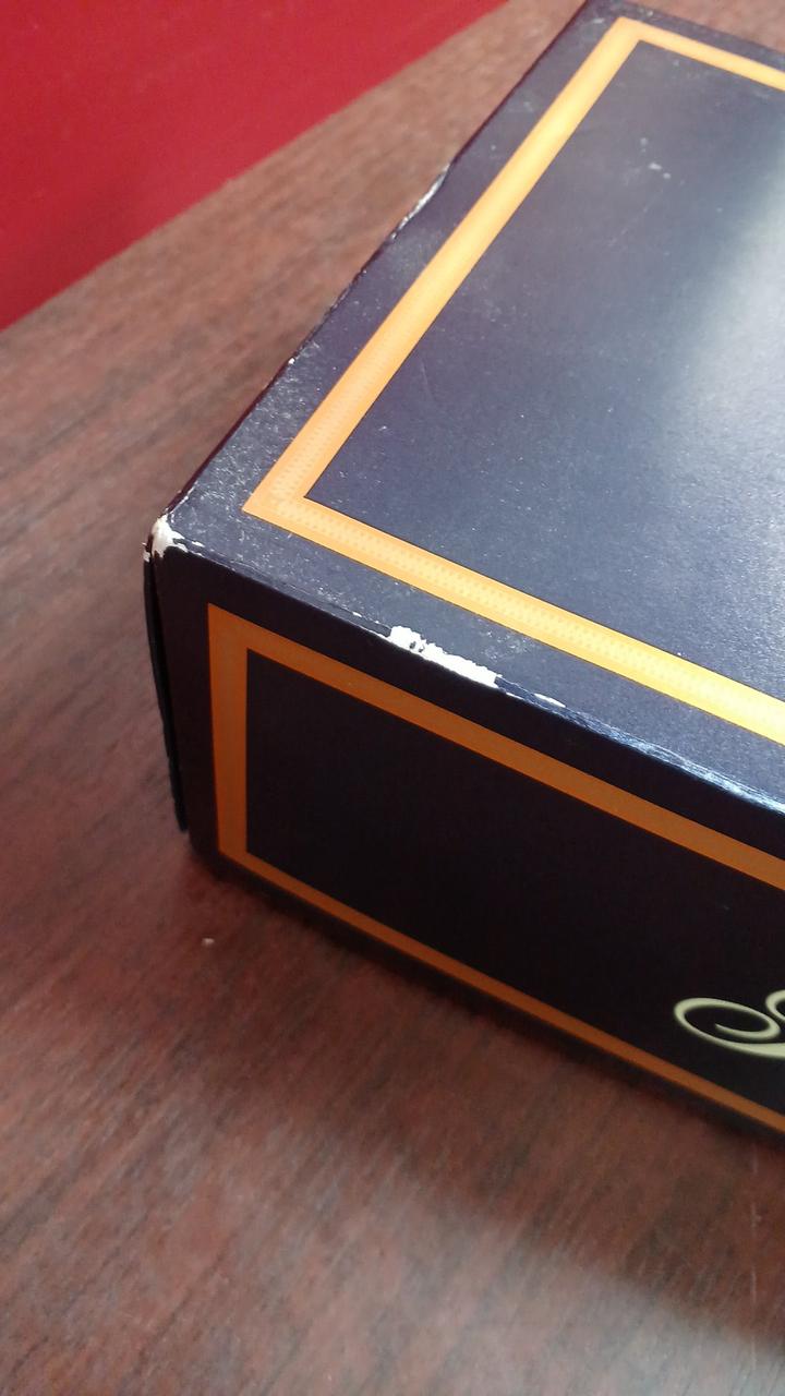 箱ダメージあり