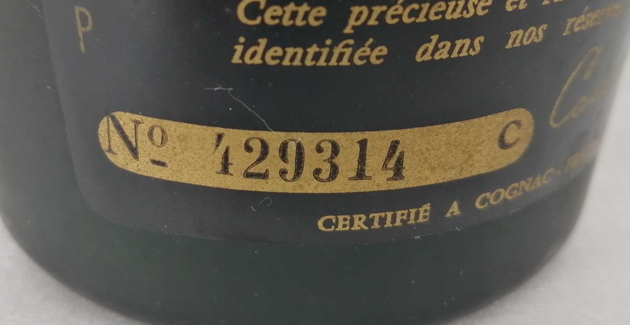 シリアルナンバー