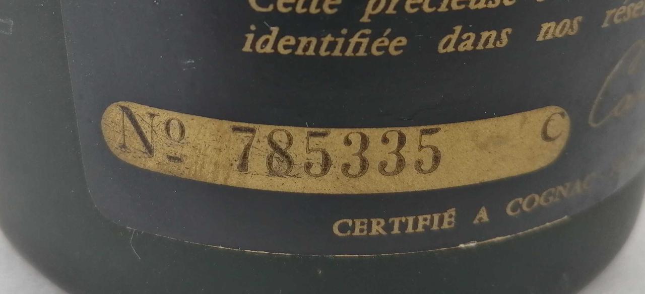 シリアルナンバー