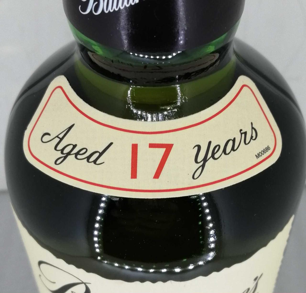 ラベル正面　上