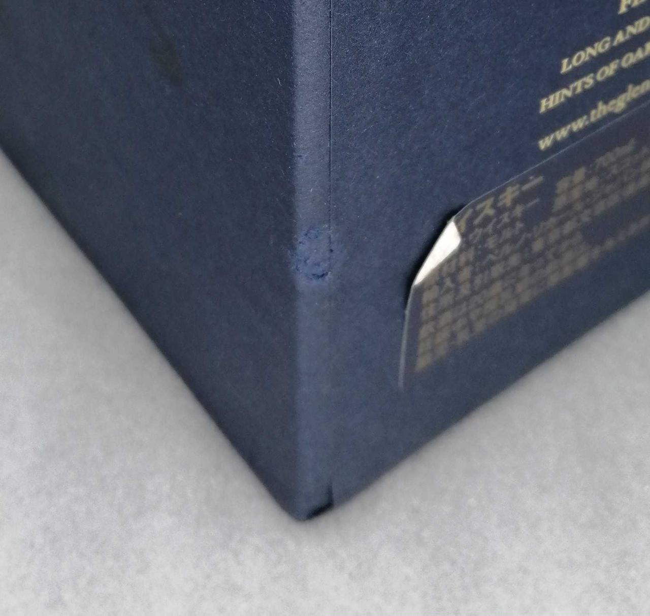 箱、傷、剥がれ