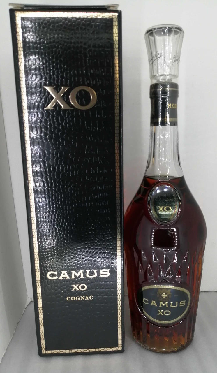 箱とボトル正面